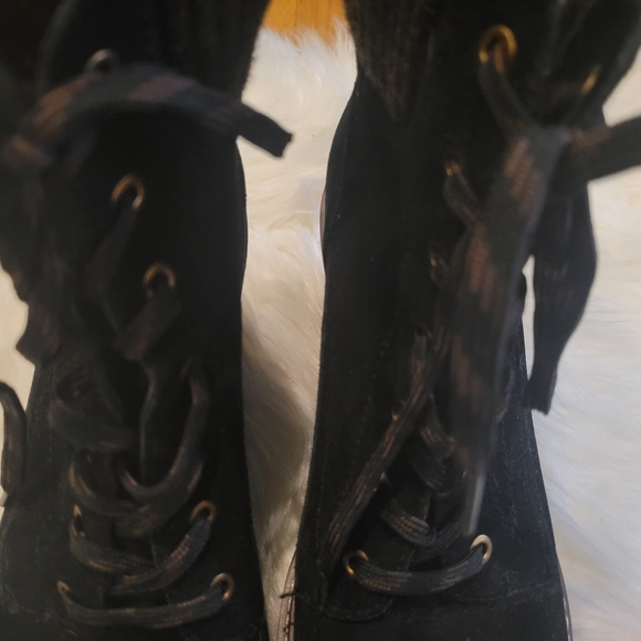 TOMMY HILFIGER SOLENNE BLACK SUEDE WEDGE BOOTIES - Picture 2 of 9